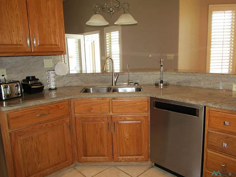 2104 W Ray Ave — Photo 11