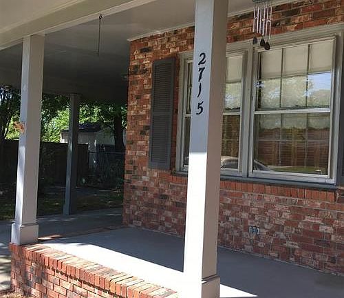 3rd image of 2715 S Nob Hill Dr
