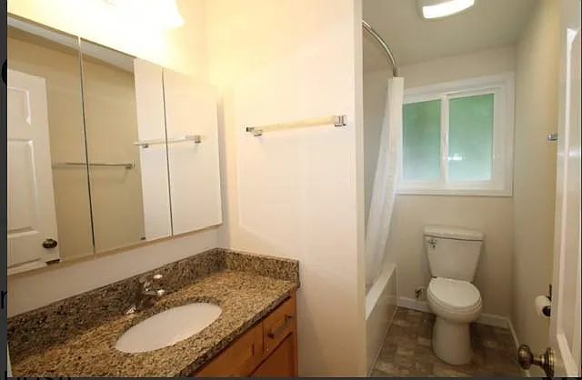 81 SW 2nd St #2 — Photo 9