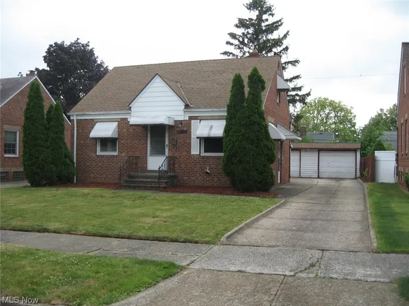 4390 Newberry Dr, Brooklyn, OH 44144