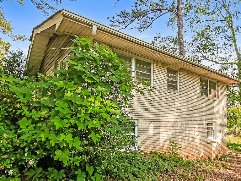 1932 Carla Dr — Photo 17