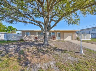 473 Fairfax Ln, Apollo Beach, FL 33572