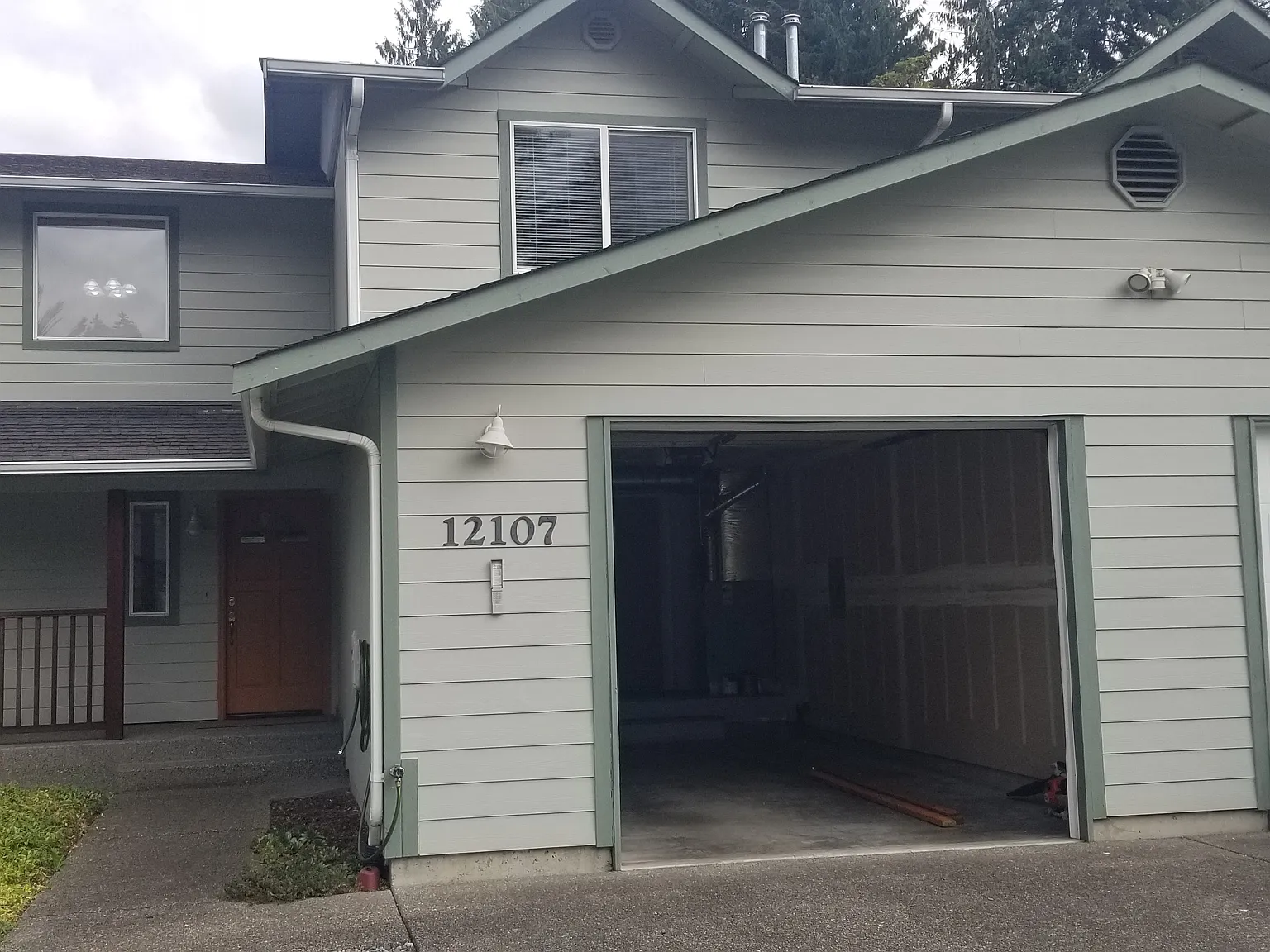 3 bed, 2.5 bath, 1650 sqft, $2,450 — Photo 2