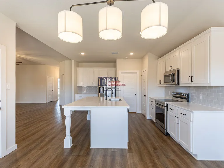124 Mesa Dr — Photo 8