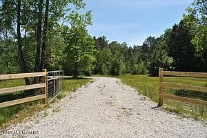 1st image of 20523 Robinson Rd