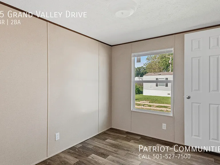 15 Grand Valley Dr — Photo 33