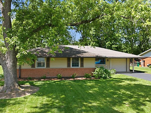 2nd image of 207 Brandenburg Dr