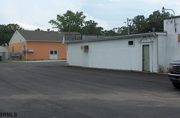 5th image of 1121 S 2nd St