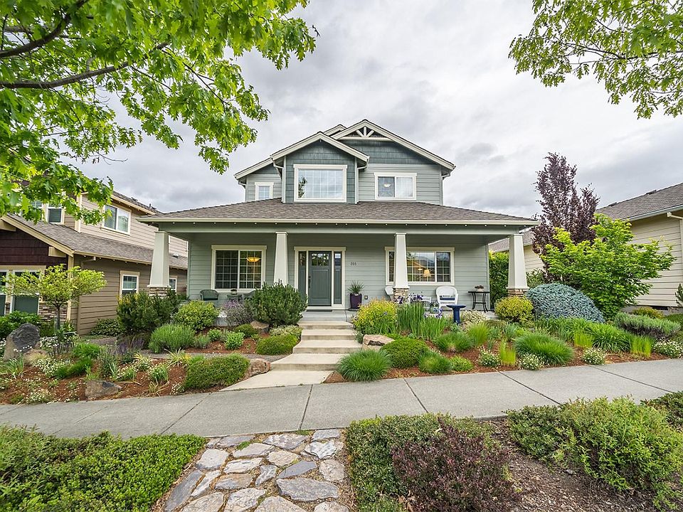 1st image of 355 Fair Oaks Ave