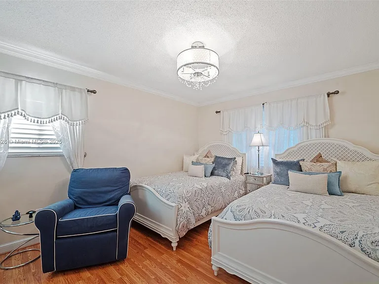 1211 Algeria Ave — Photo 23