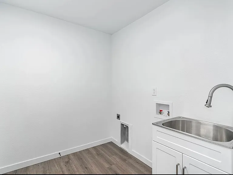 1020 E Decatur Ave — Photo 21