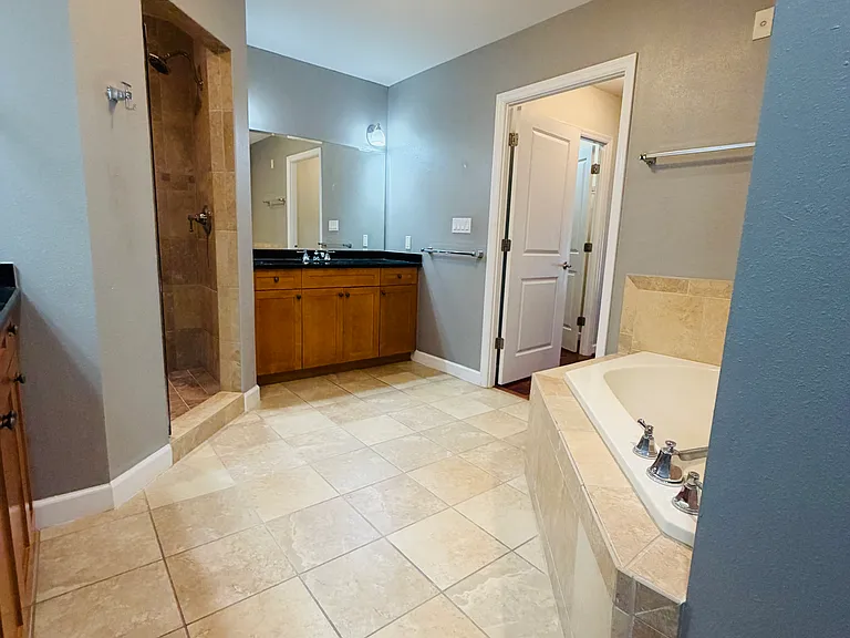 2305 Edgewater Dr — Photo 15