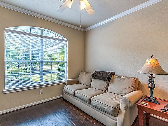 4th image of 26 N Rocky Point Cir