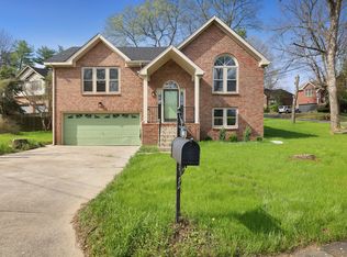 800 Carlisle Ct N, Nashville, TN 37214