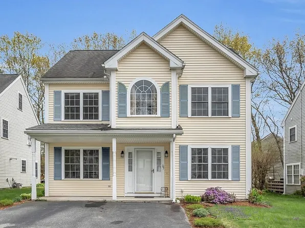 101 Orchard St, Tewksbury, MA 01876