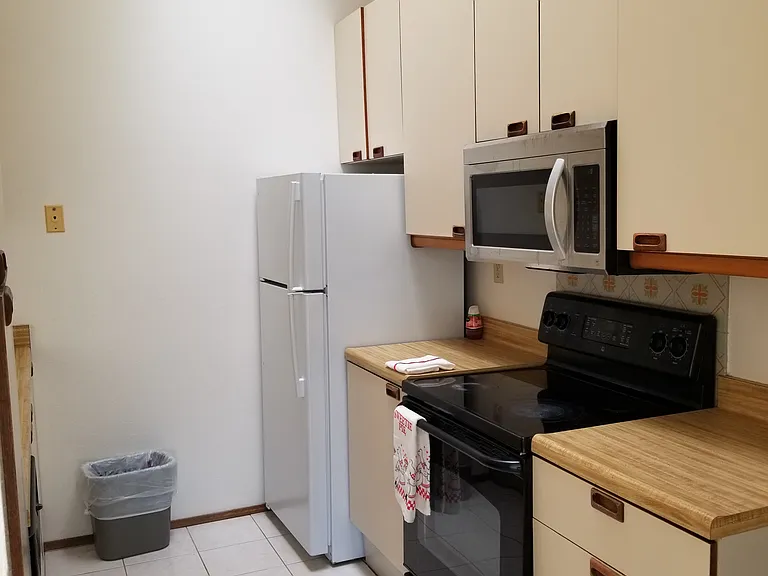8328 Regents Rd #3J — Photo 5