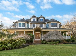 44 E Margin Rd, Ridge, NY 11961