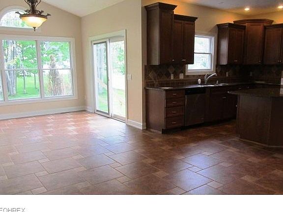 3rd image of 10234 N Red Oak N
