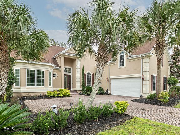 2nd image of 11 Lynnfield Place