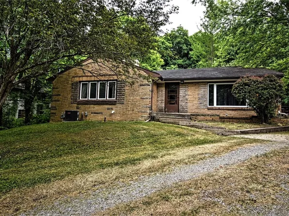 302 Steubenville Pike, Burgettstown, PA 15021
