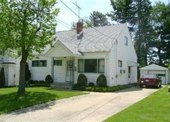 2nd image of 364 E Baird Ave