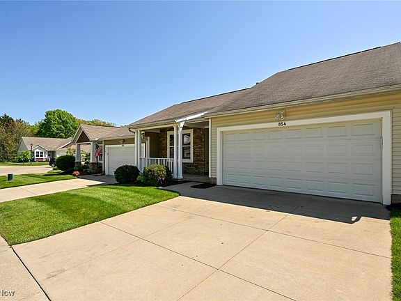 3rd image of 854 Bristol Dr