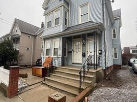 98 Summer St, Somerville, MA
