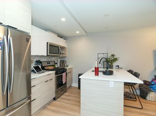 448 W Barry Ave #G01, Chicago, IL 60657