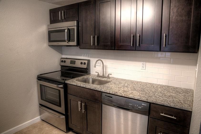 1st image of 3960 Dogwood Dr