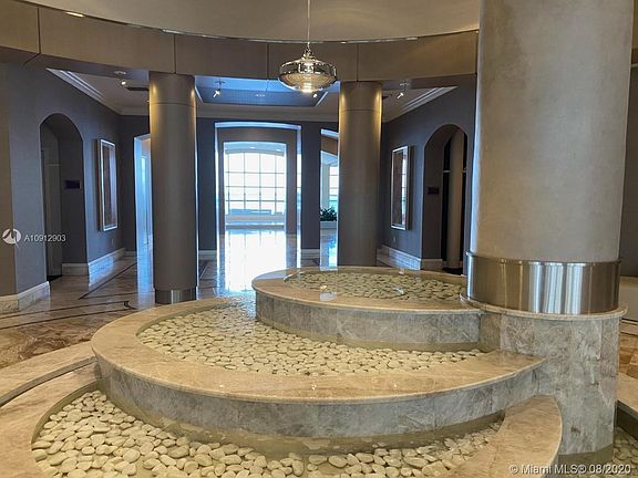 2nd image of 808 Brickell Key Dr APT 1003