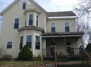 10 Saratoga Ave, Broadalbin, NY 12025