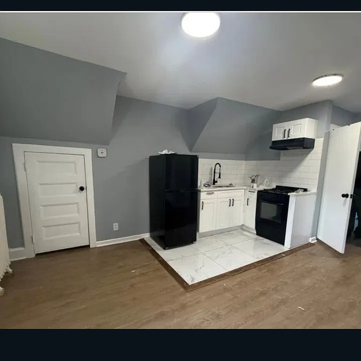 165 4th Ave #3L