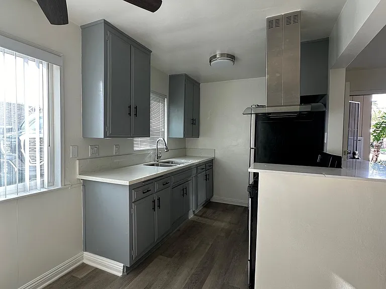 220 Alabama St #E — Photo 10