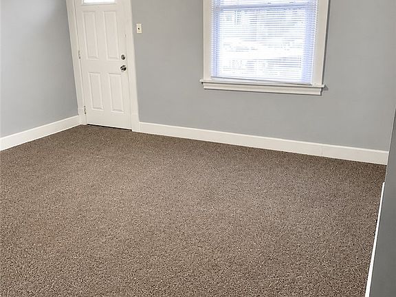 3rd image of 906 Broadway Ave