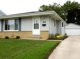 5214 16th St, Racine, WI 53406