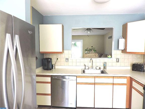 4th image of 844 Sabina Cir