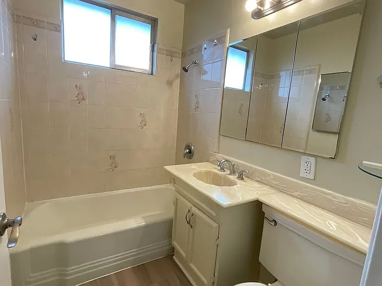 2539 E Seville Ave — Photo 20