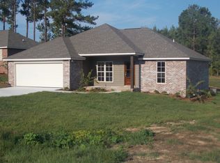 54 Hemingway Dr, Sumrall, MS 39482