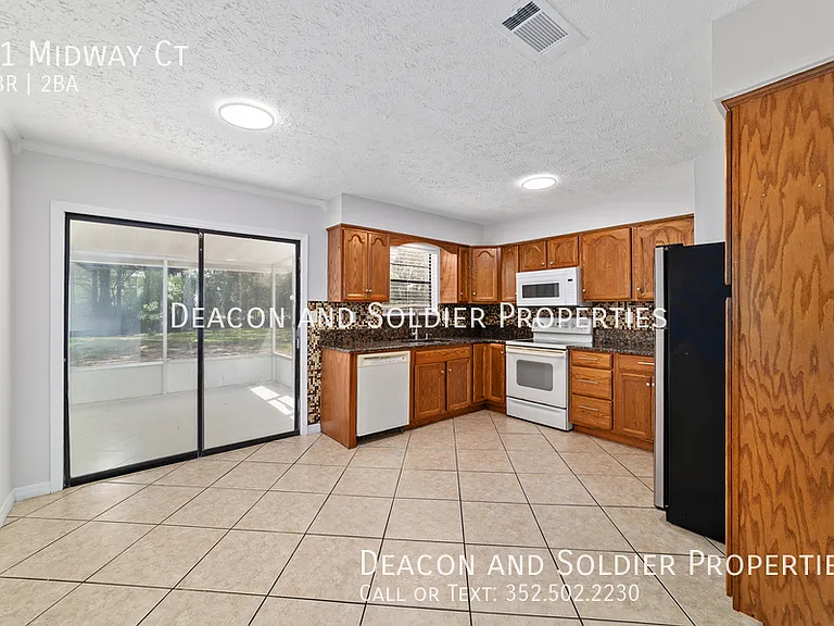 11 Midway Ct — Photo 8