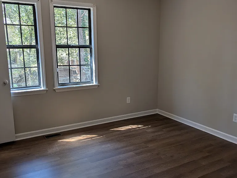 4713 Courtney Ln — Photo 7