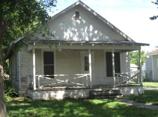 522 S Bell Ave, Lyons, KS 67554