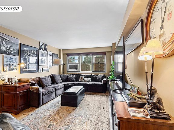 3rd image of 195 Adams St APT 14G