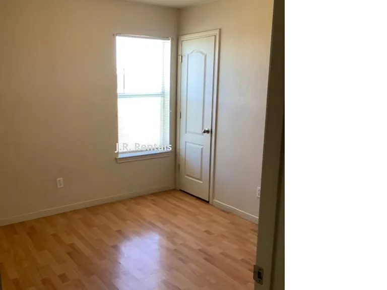 413 Brittney Way #C — Photo 29