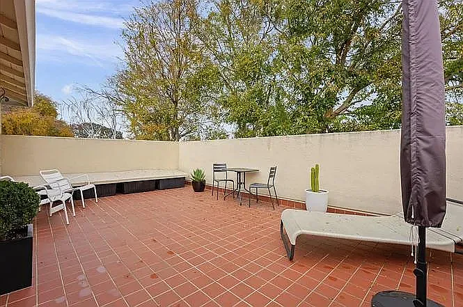 Studio, 500 sqft, $2,400 — Photo 2