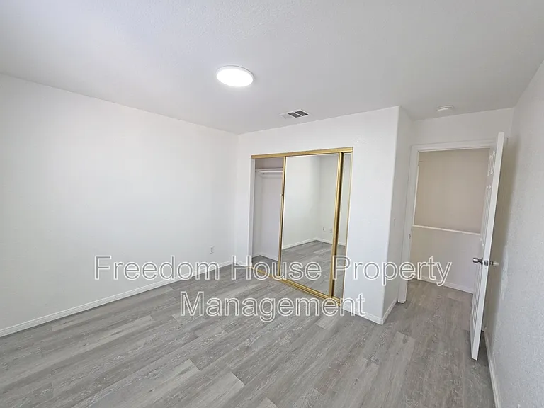 670 Bourbon St #2 — Photo 28