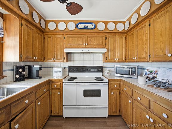 3rd image of 367 Frink Rd