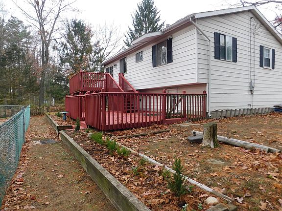 3rd image of 45 Quevic Dr