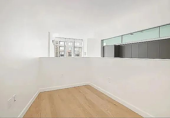 5th image of 306 W 48th St APT 3D