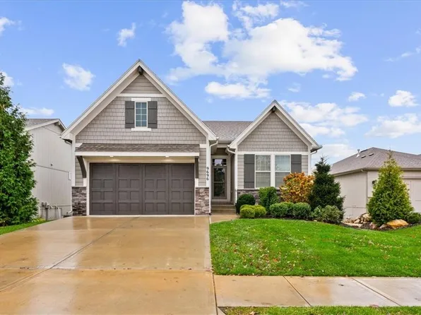 9696 Chelsea St, Lenexa, KS 66220