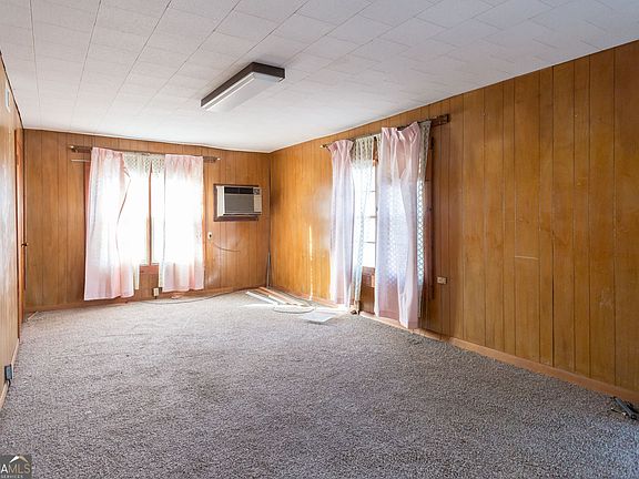 5th image of 1609 Hall St